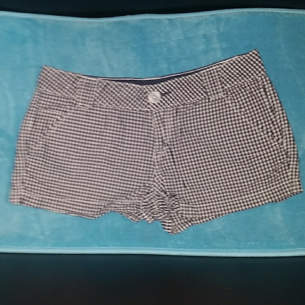 ⚘3/$15⚘ White & Blue Checkered Shorts